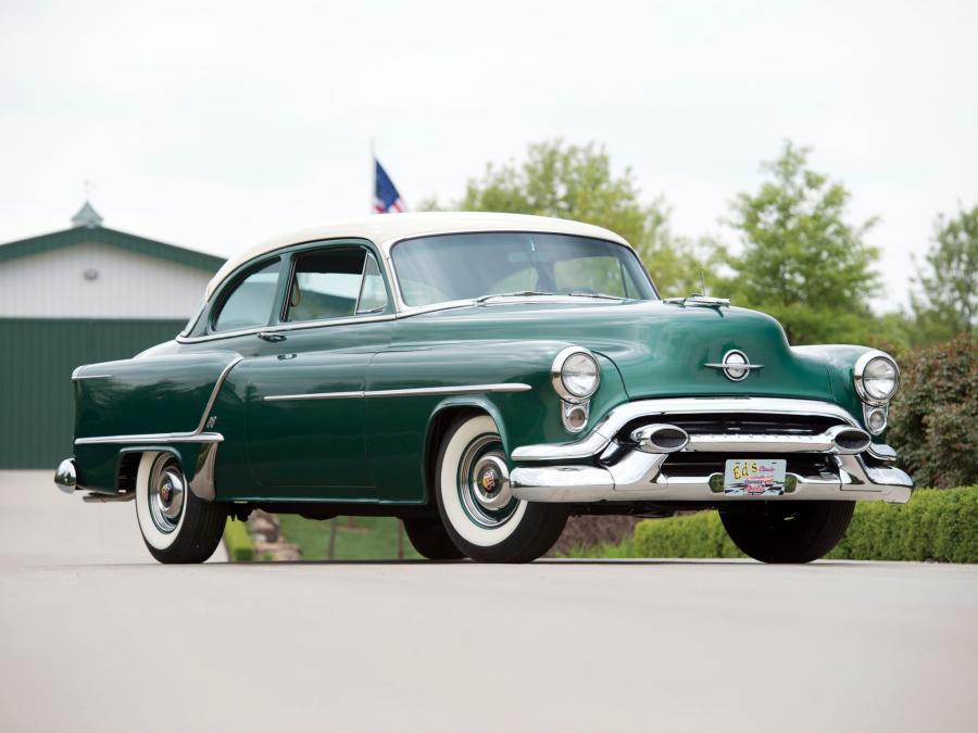 Oldsmobile Super 88 Deluxe 2-Door Sedan '1953